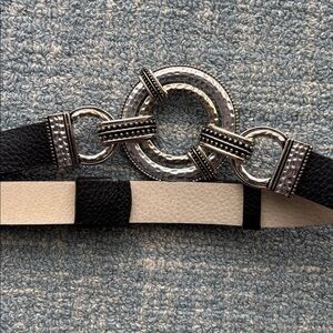 Chico’s Black Leather Extendable Belt w/Silver Tone Buckle M/L